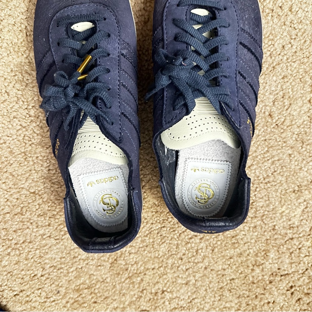 adidas gazelle low top collector new without tags size 10